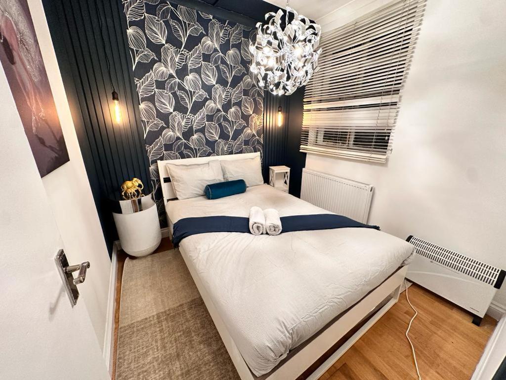 Paddington Station - 2-Bedrooms, 2-Baths And Living Room - Posh Apartment In Central Лондон Екстер'єр фото